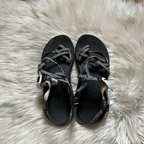 CHACO Woman’s Black ZX2 Boost Strappy Hiking Sandals - Picture 1 of 5
